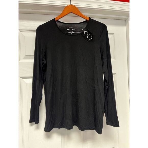Torrid Super Soft Metal Shoulder Ring Long Sleeve Shirt sz 0 or L - Picture 1 of 5